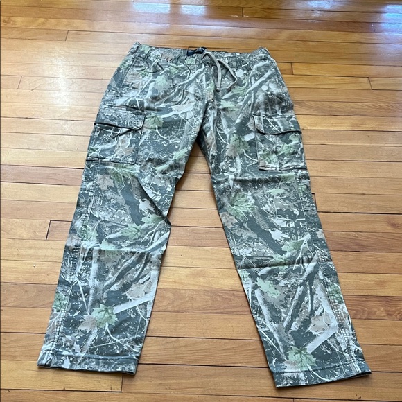 Hollister Men Camouflage Slim Cargo Pants. size Medium - Picture 4 of 5